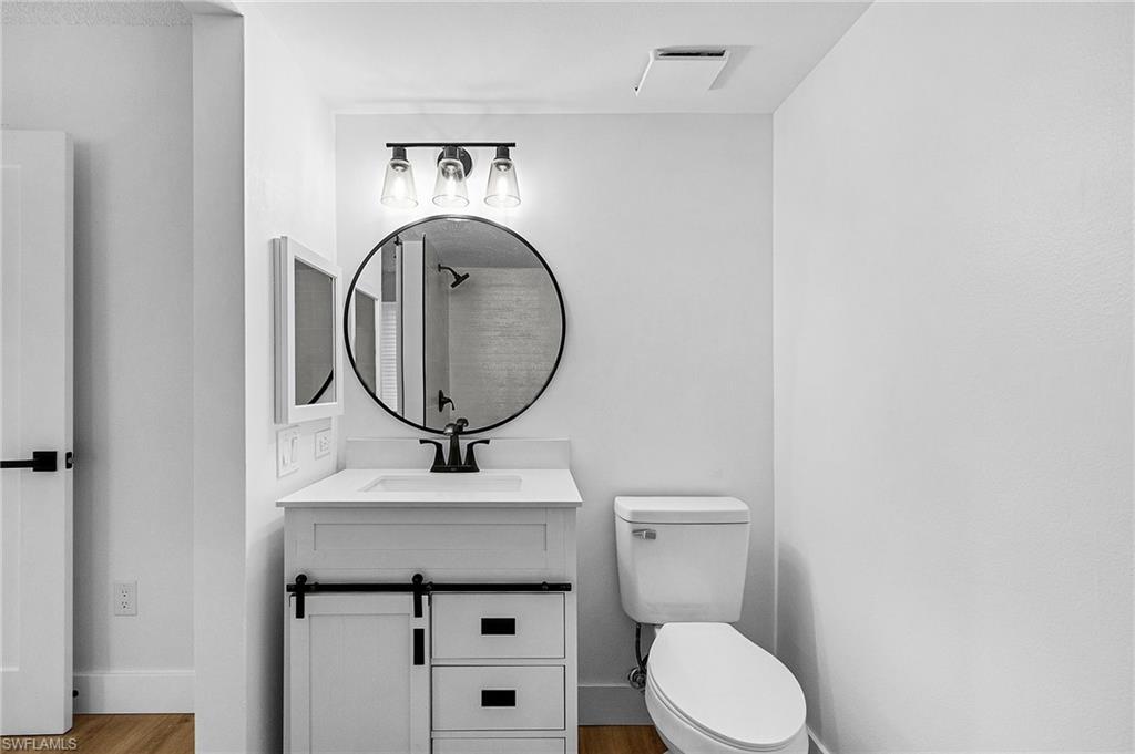 8950 Colonnades Ct E # 817 Property Photo 14
