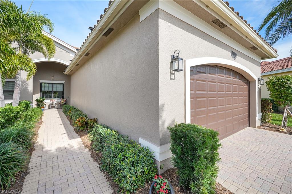 12000 Five Waters Cir Ne Property Photo 9