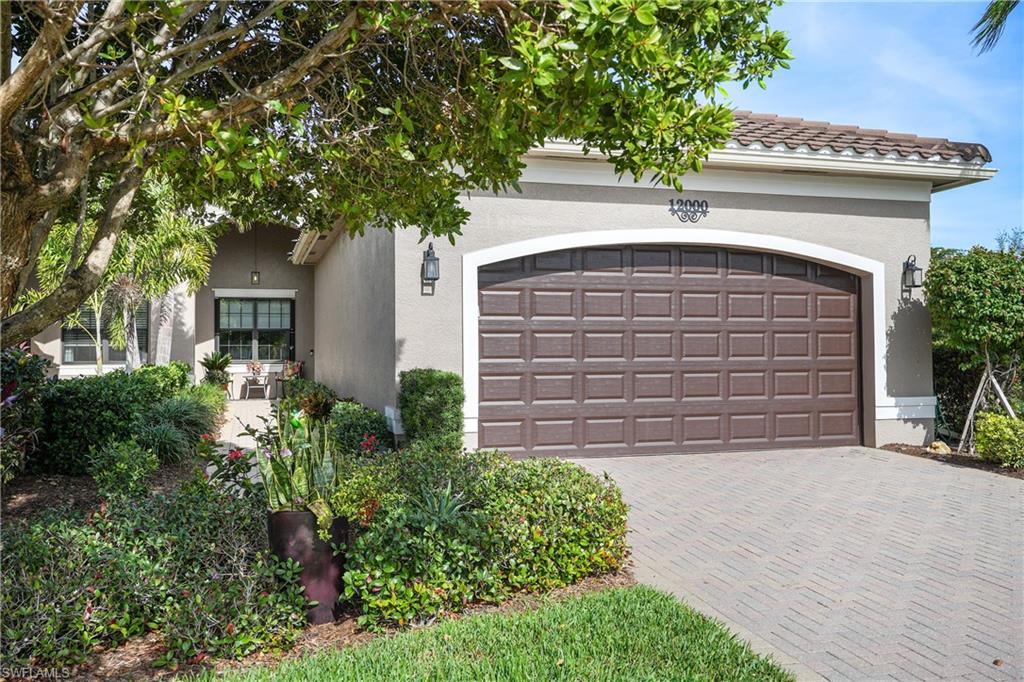 12000 Five Waters Cir Ne Property Photo 10