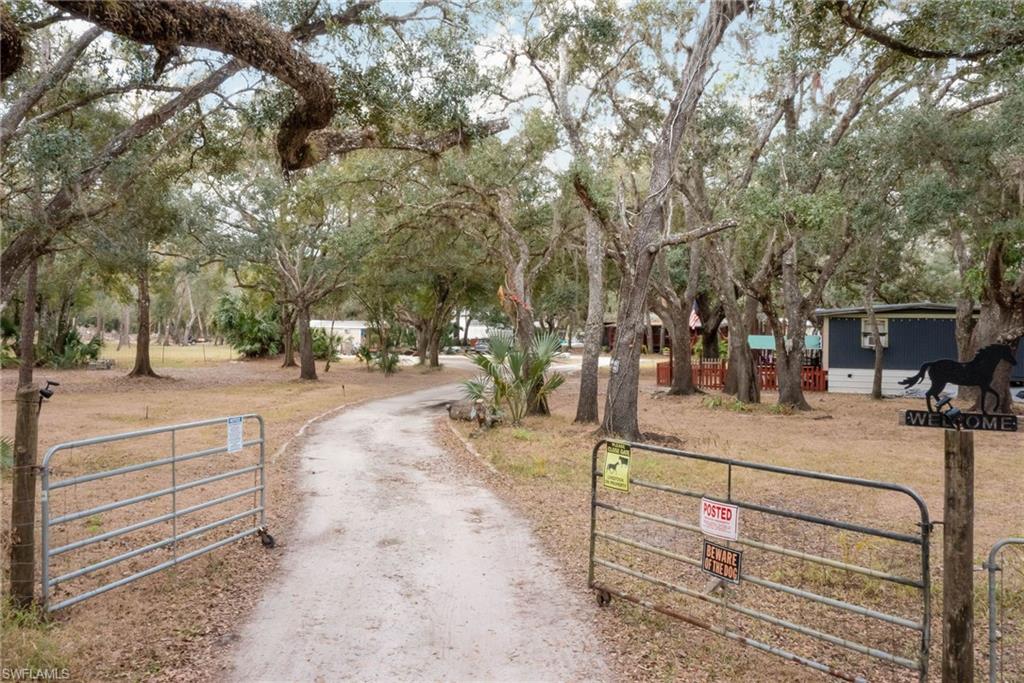 1281 Ne River Rock Dr Property Photo