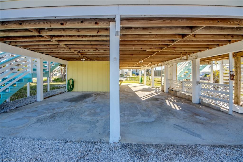 2490 Avocado St Property Photo 8
