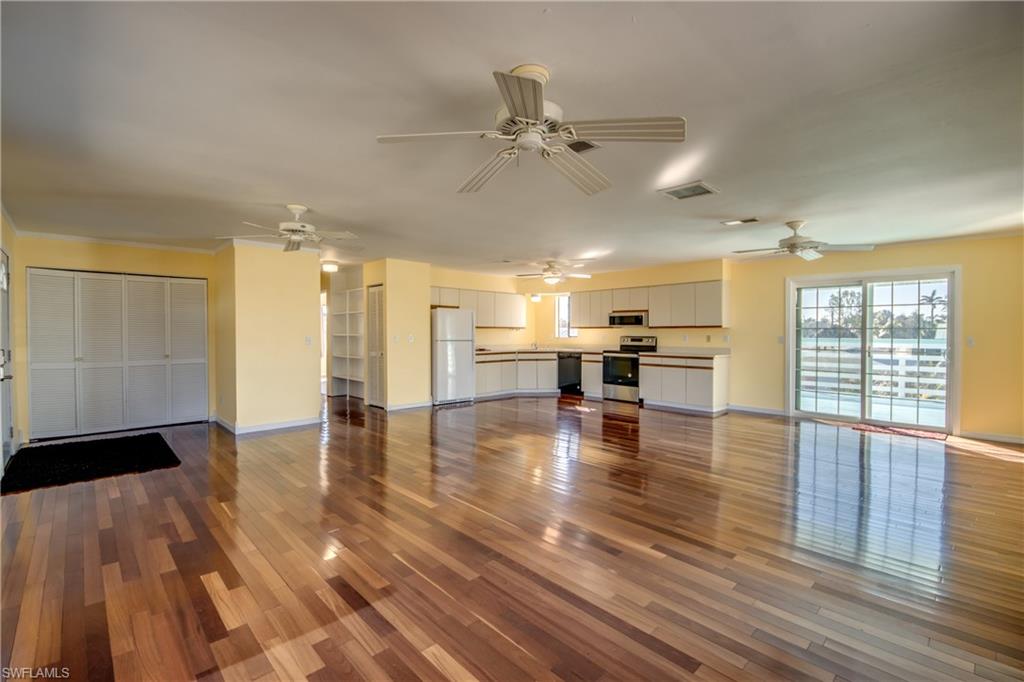 2490 Avocado St Property Photo 14