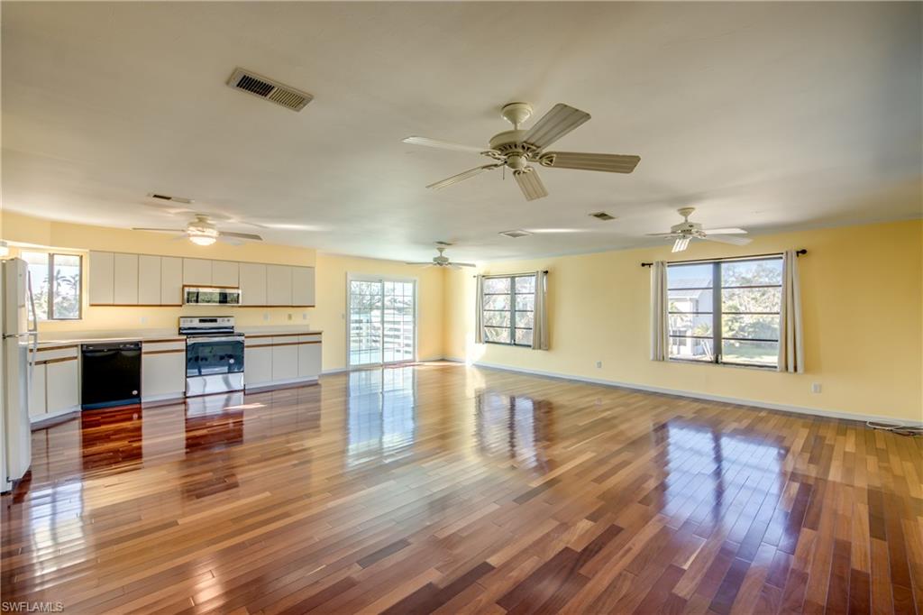 2490 Avocado St Property Photo 15