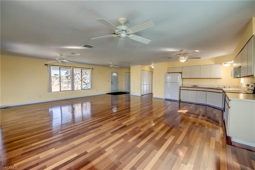 2490 Avocado St Property Photo 18
