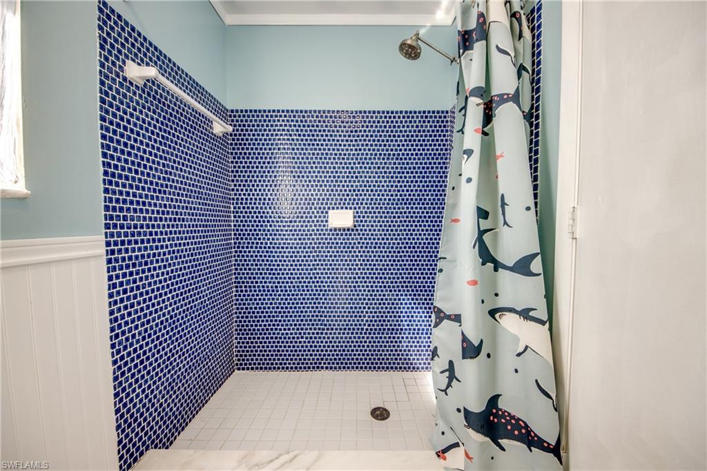 2490 Avocado St Property Photo 27