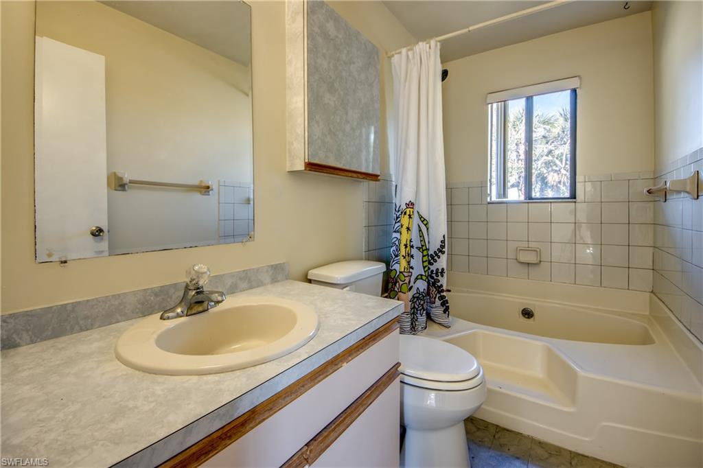 2490 Avocado St Property Photo 30