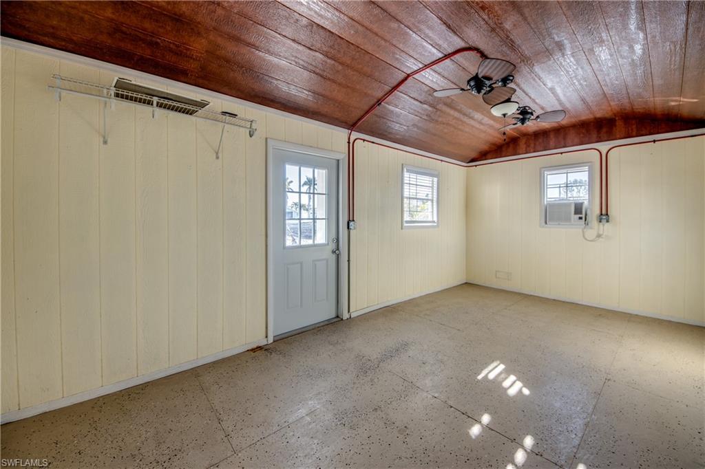 2490 Avocado St Property Photo 38