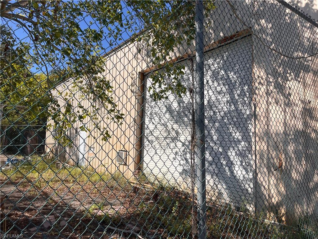 2719 N Tamiami Trl Property Photo 1