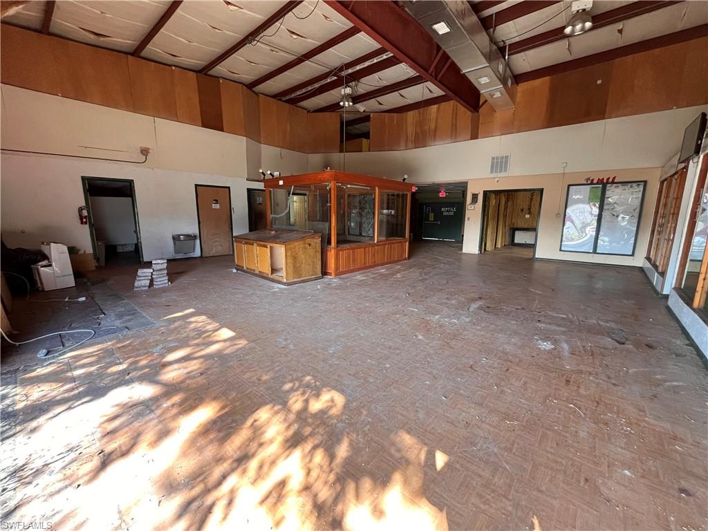 2719 N Tamiami Trl Property Photo 13