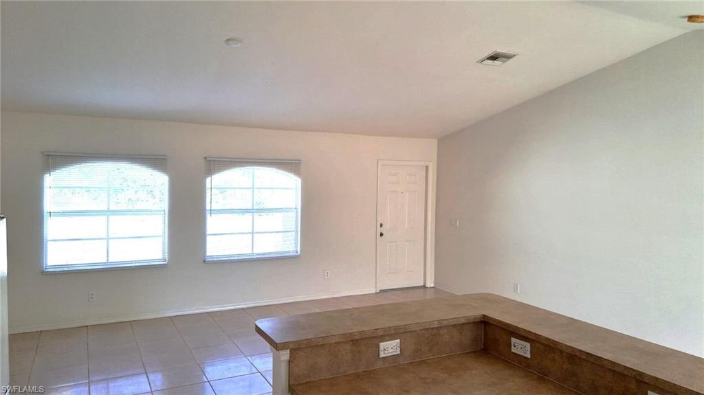 518 Kingsbury Ln Property Photo 8