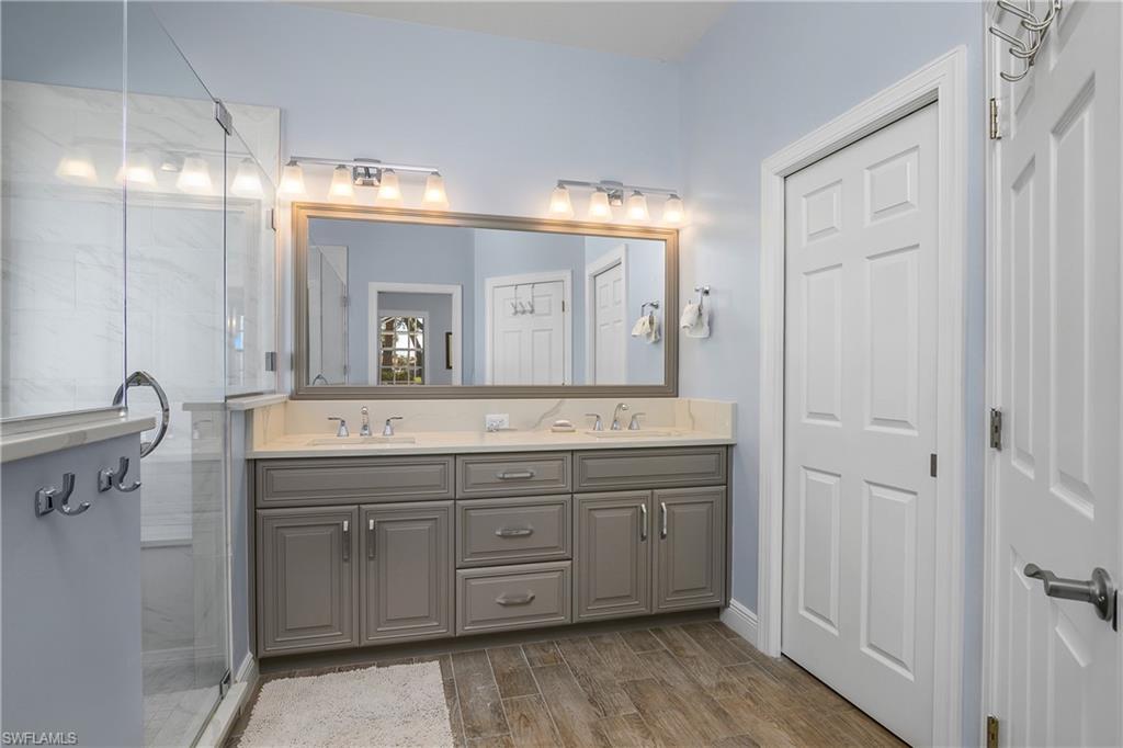 23188 Oakglen Ln Property Photo 18
