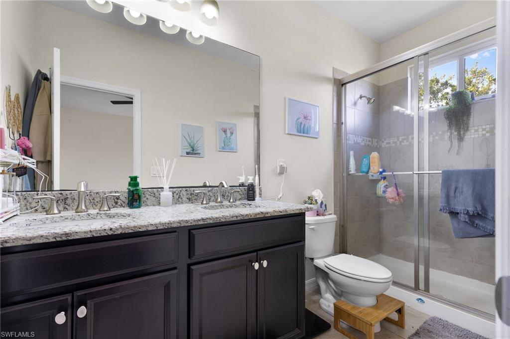 10806 Alvara Point Dr Property Photo 20