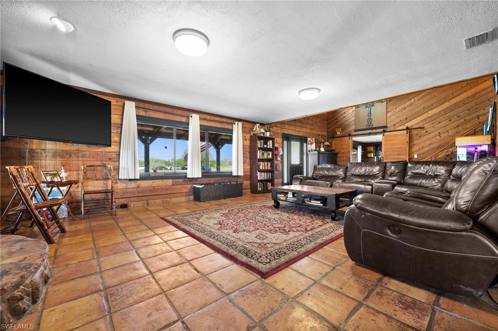 3040 Trail Dairy Cir Property Photo 38