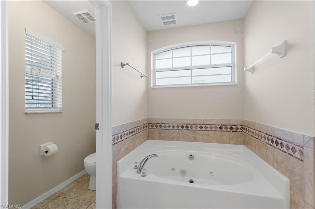 4126 Nw 35th St Property Photo 18