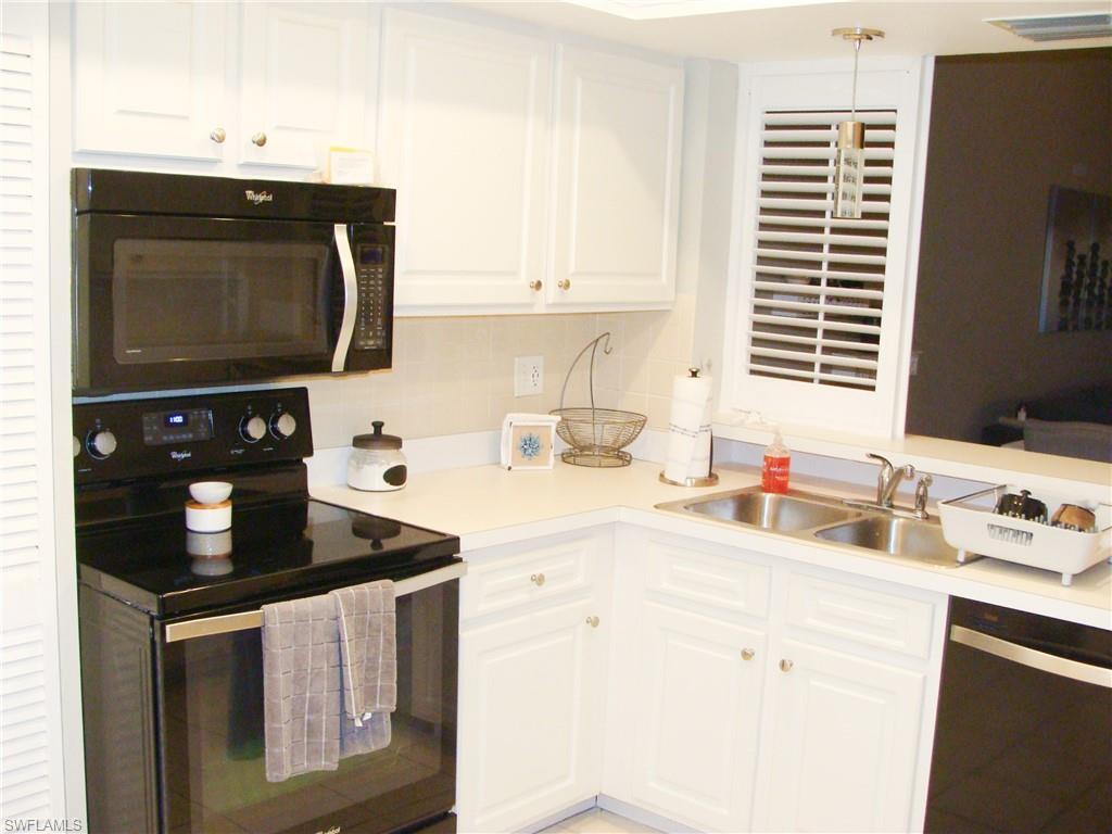 5693 Rattlesnake Hamm Rd # 204 Property Photo 2
