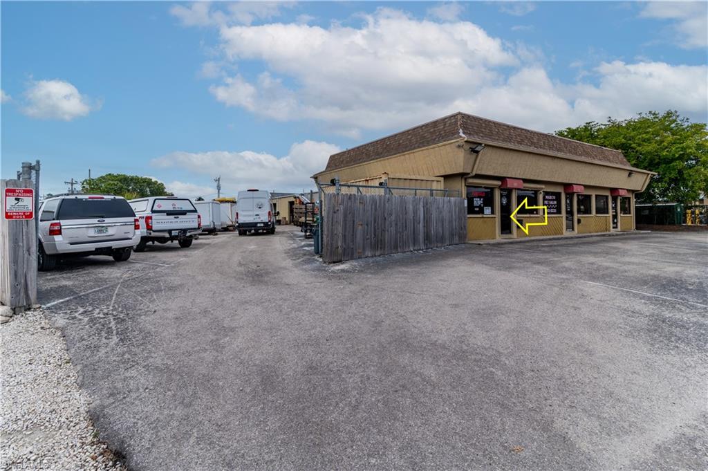 960 Chalmer Dr # 101 Property Photo 2