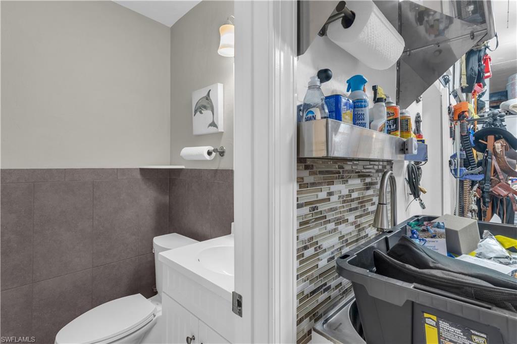 960 Chalmer Dr # 101 Property Photo 8