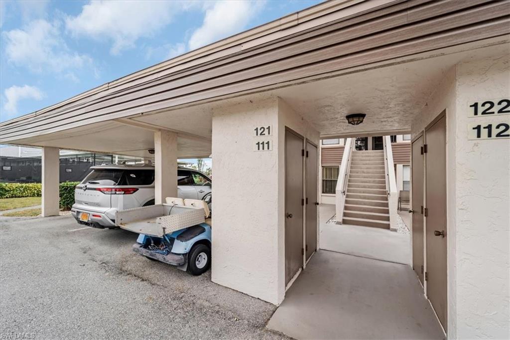 5650 Trailwinds Dr # 111 Property Photo 5