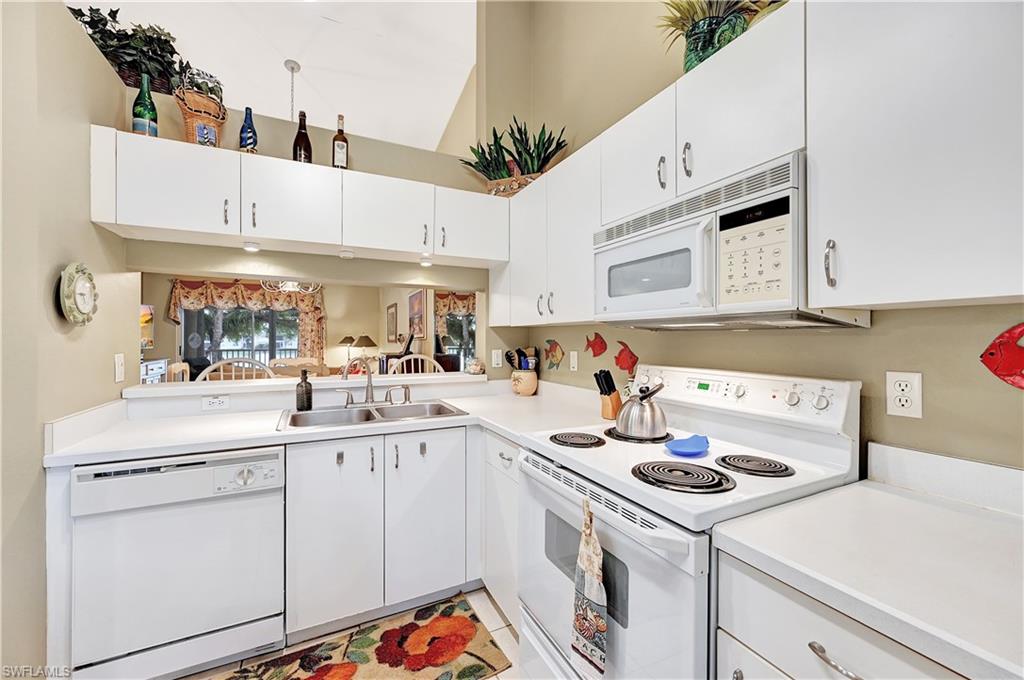 6496 Huntington Lakes Cir # 201 Property Photo 14