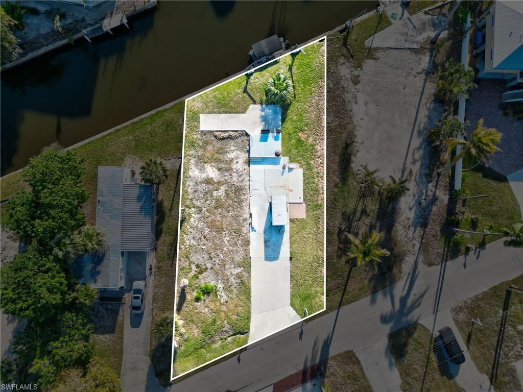 24524 Dolphin St Property Photo 2