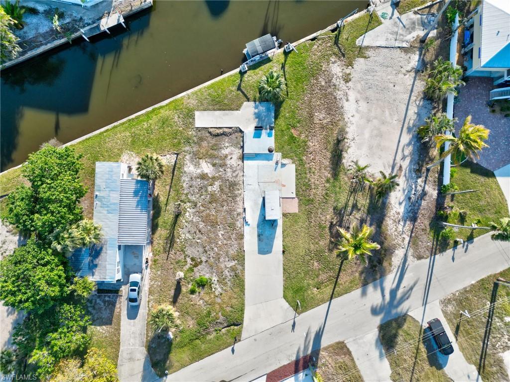 24524 Dolphin St Property Photo 3