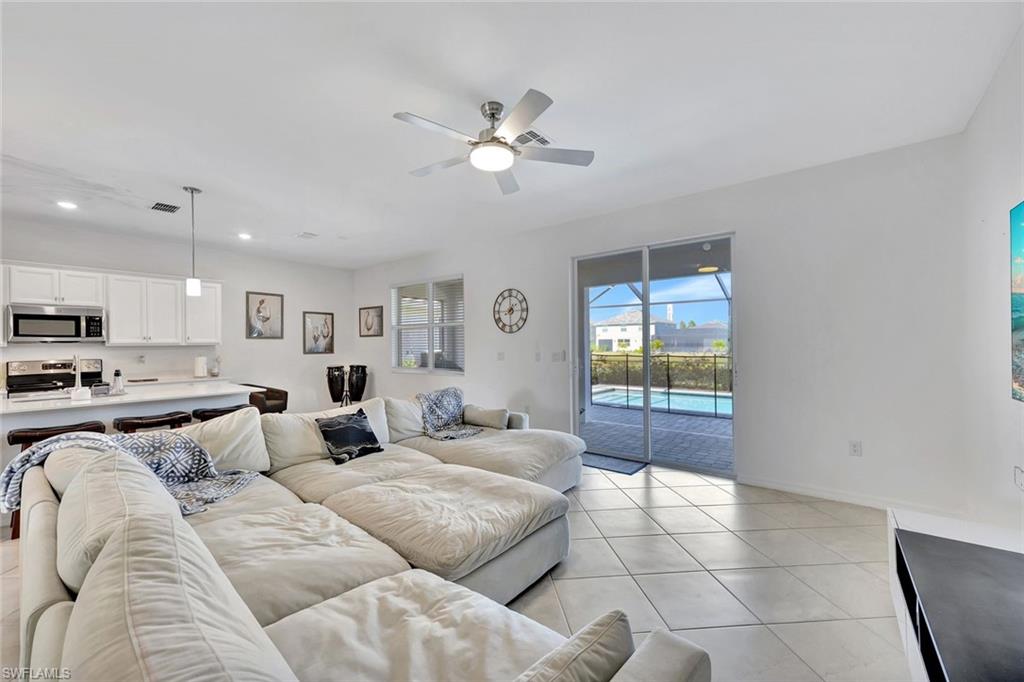 2553 Kona Way Property Photo 6