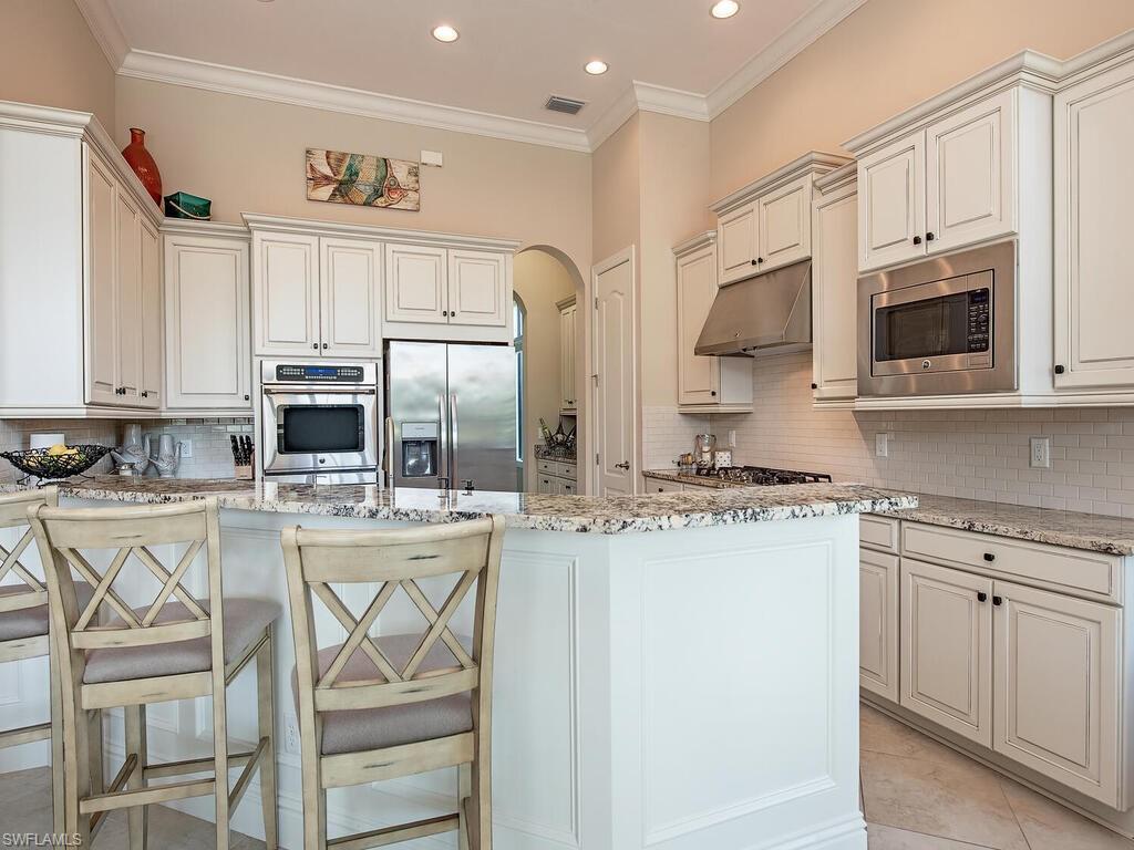 9430 Napoli Ln Property Photo 9