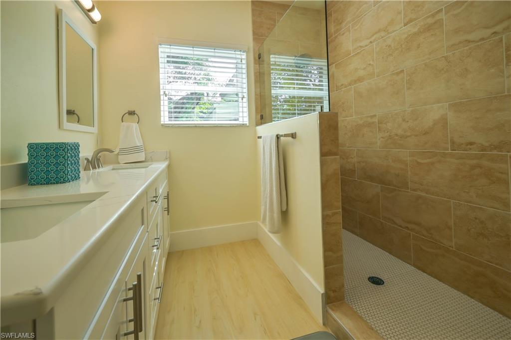 2728 Providence St Property Photo 32