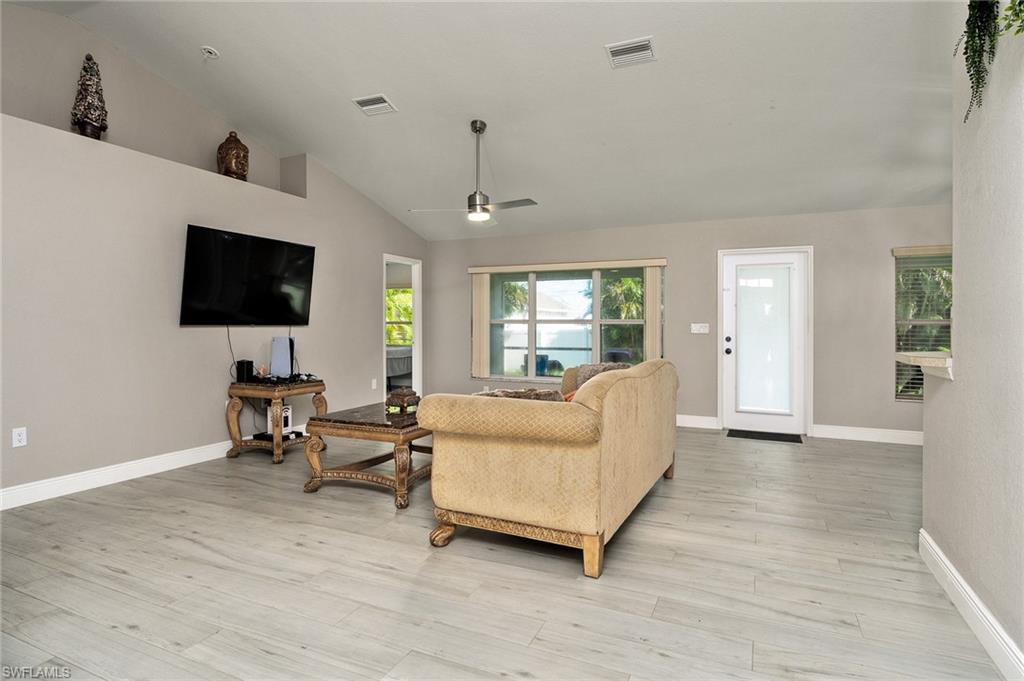 2519 Nw Embers Ter Property Photo 3