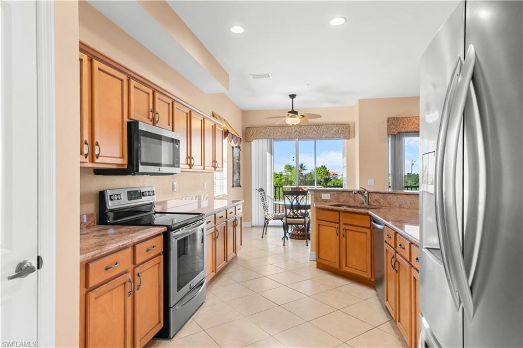 174 Shadroe Cove Cir # 1003 Property Photo 4