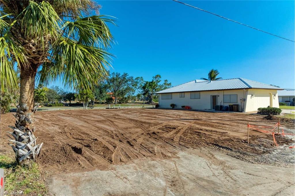 2181 Palm Tree Dr Property Photo 4