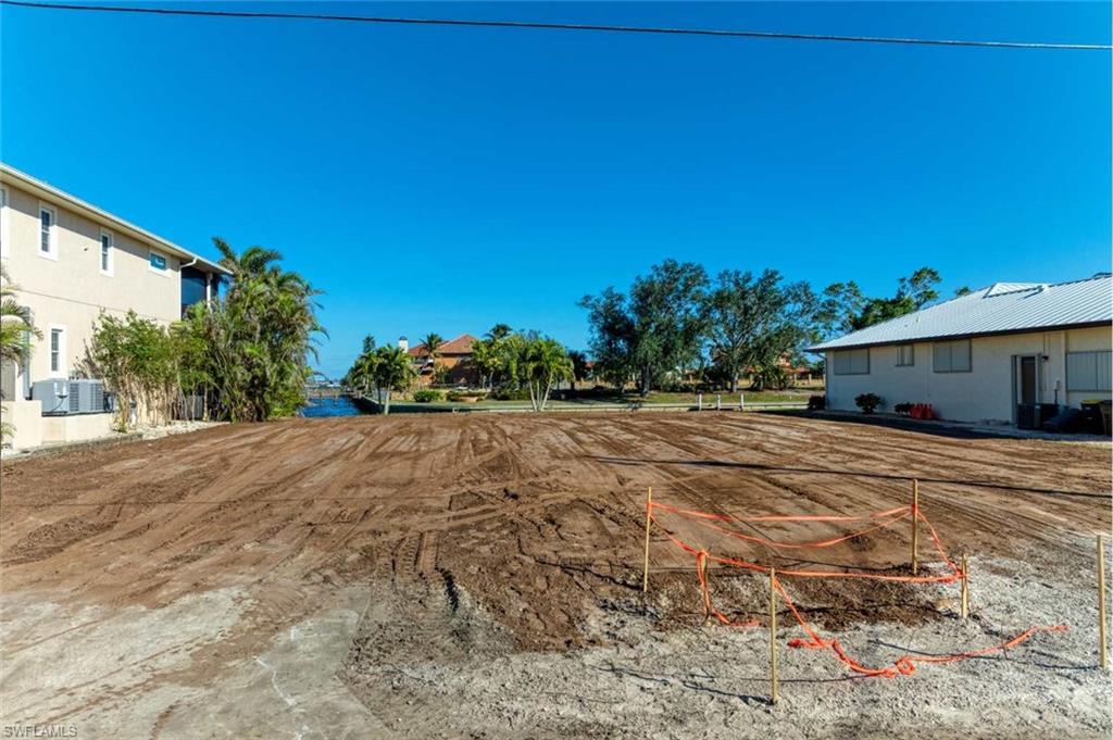 2181 Palm Tree Dr Property Photo 5