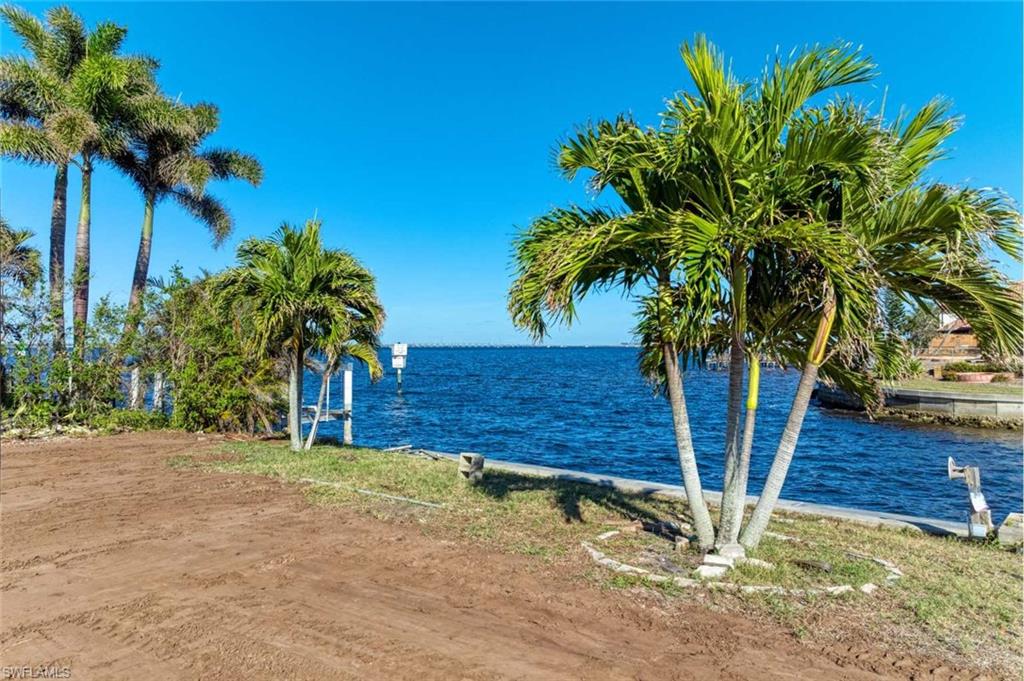 2181 Palm Tree Dr Property Photo 8