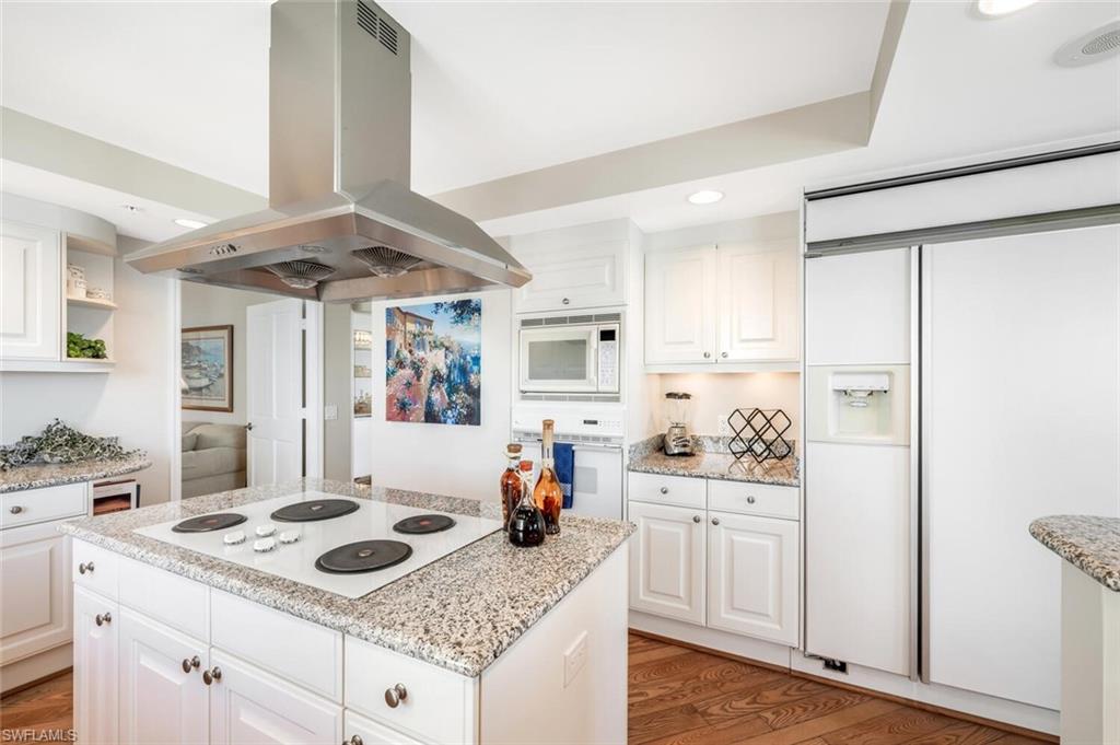 8231 Bay Colony Dr # 1004 Property Photo 14