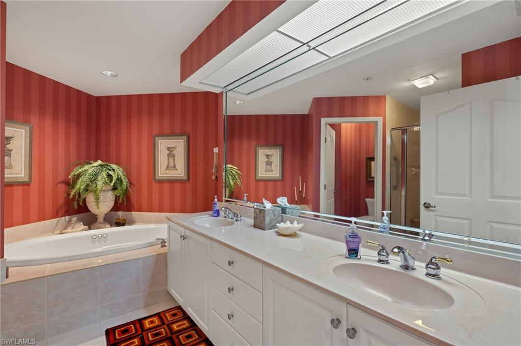 14811 Laguna Dr 101 Property Photo 16