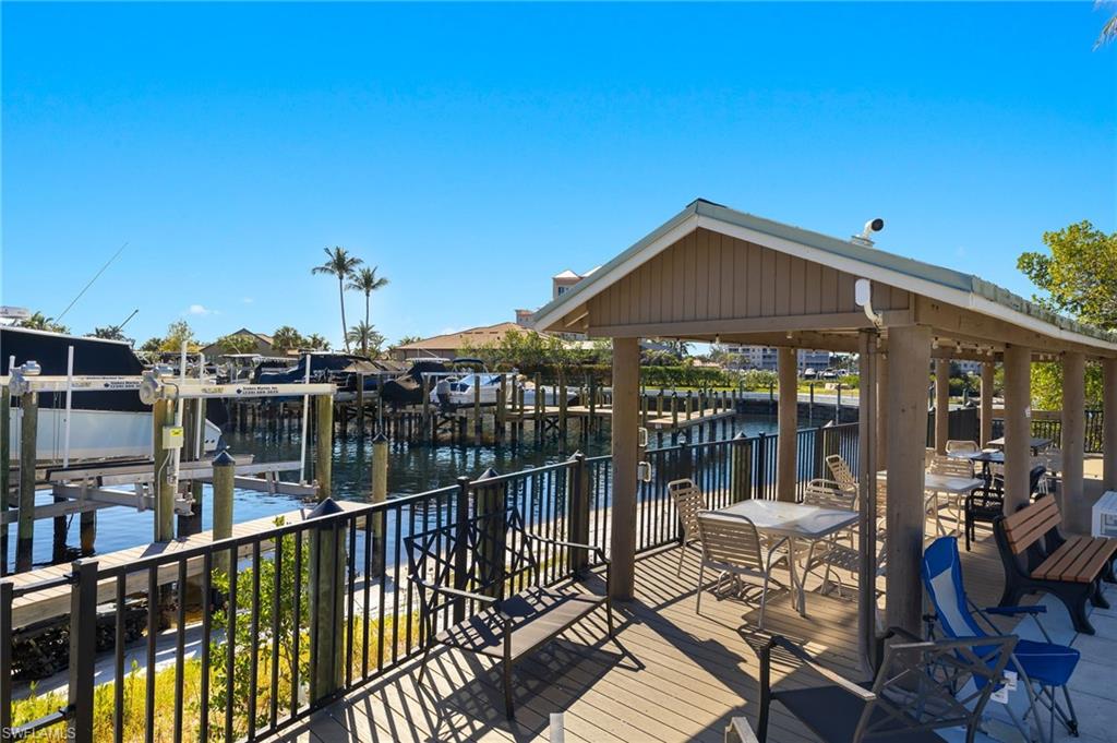 14811 Laguna Dr 101 Property Photo 28