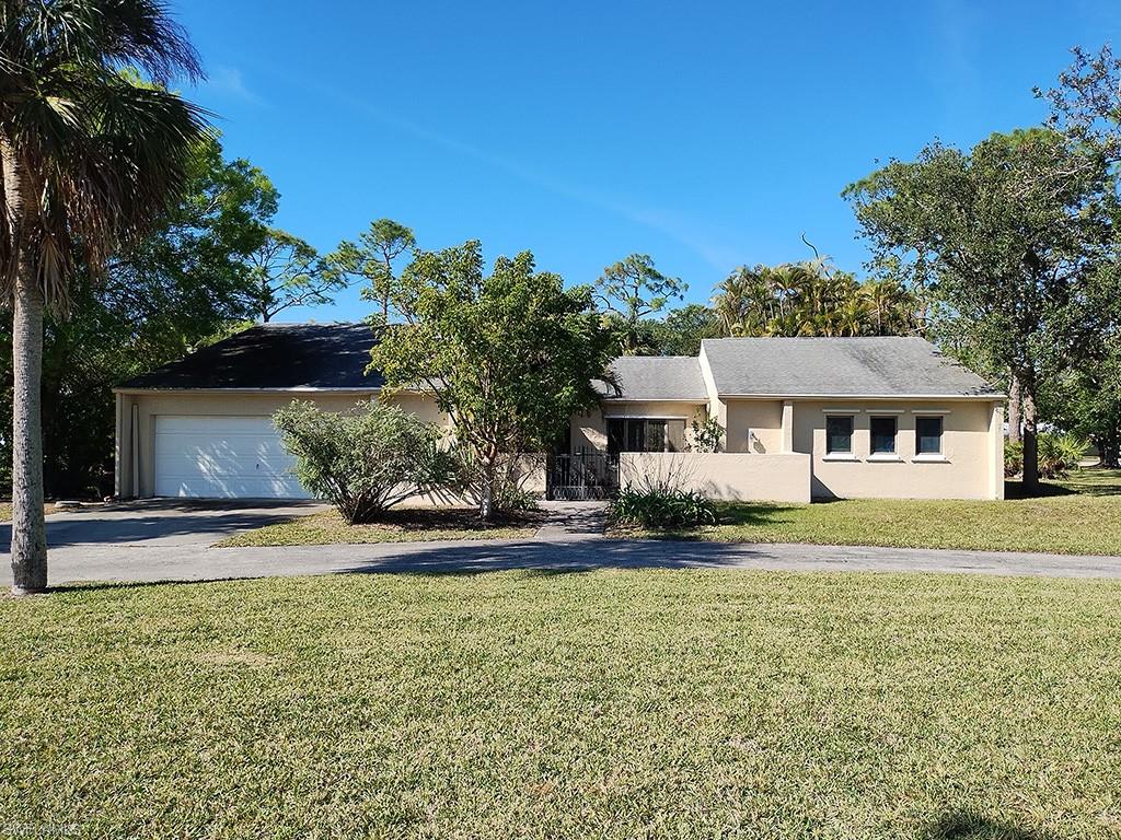 7256 Lake Dr Property Photo 1