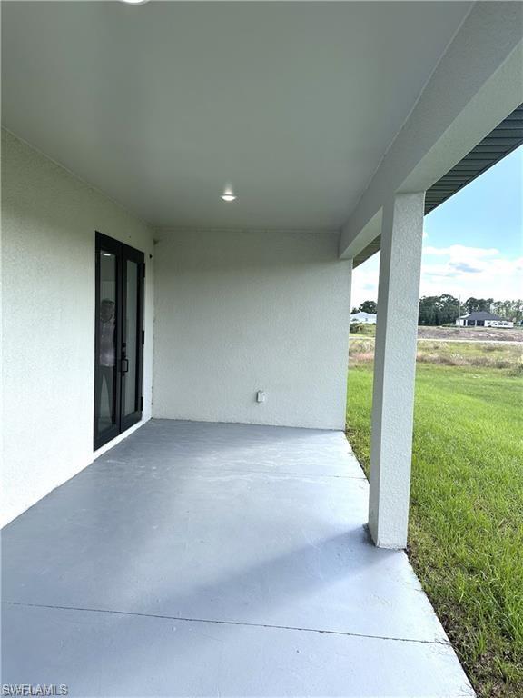 545 Trinity St E Property Photo 2