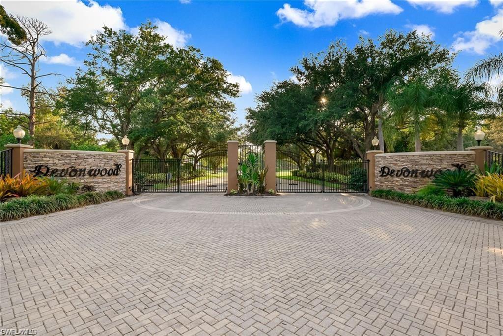 15841 Hampton View CT Property Photo 1