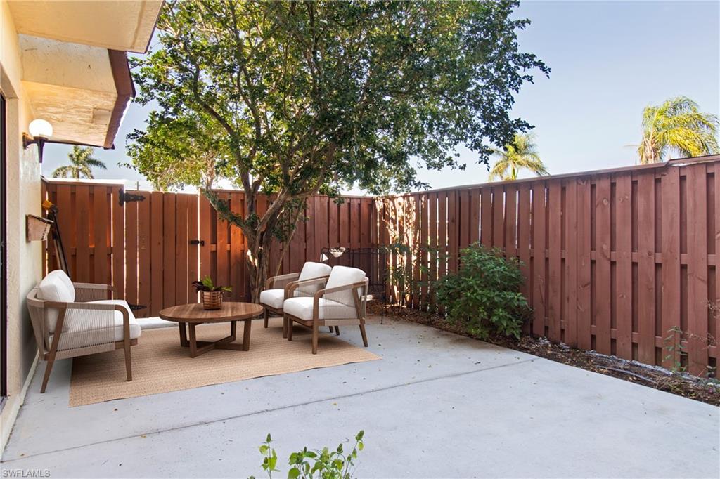 5231 Cedarbend Dr # 4 Property Photo 3
