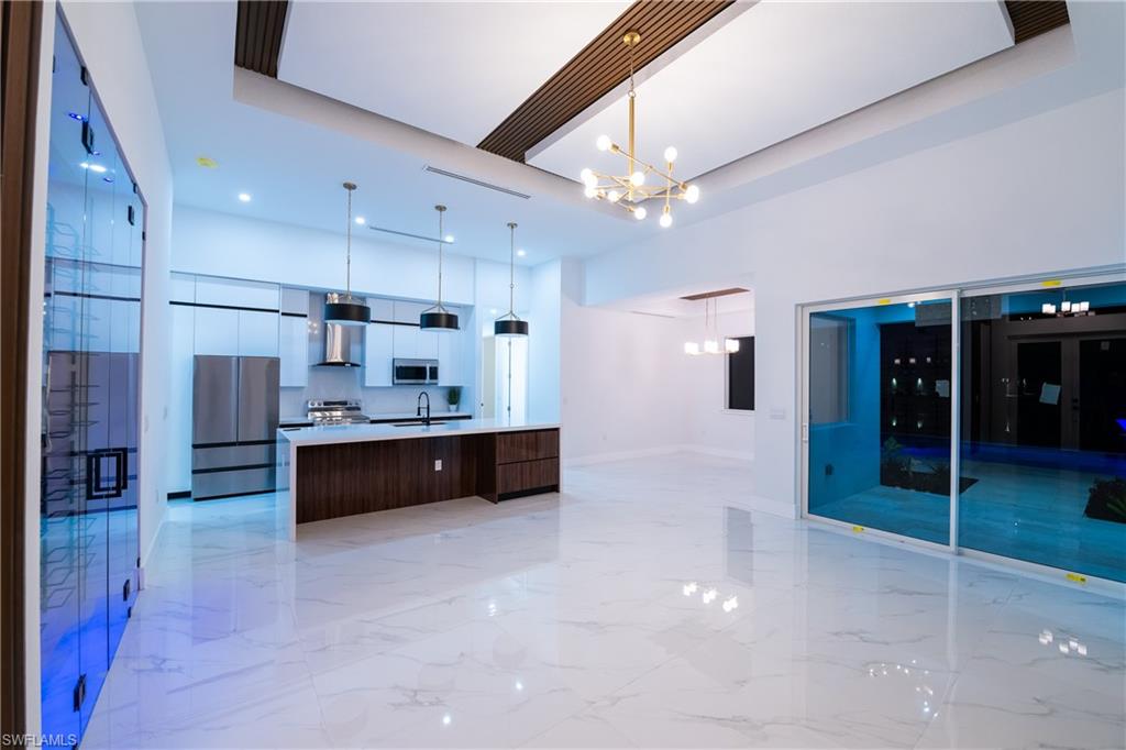 13 21st St Property Photo 12