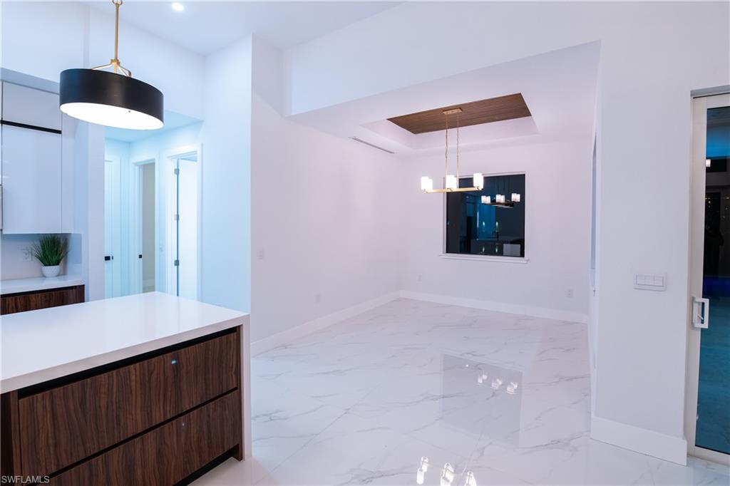 13 21st St Property Photo 13