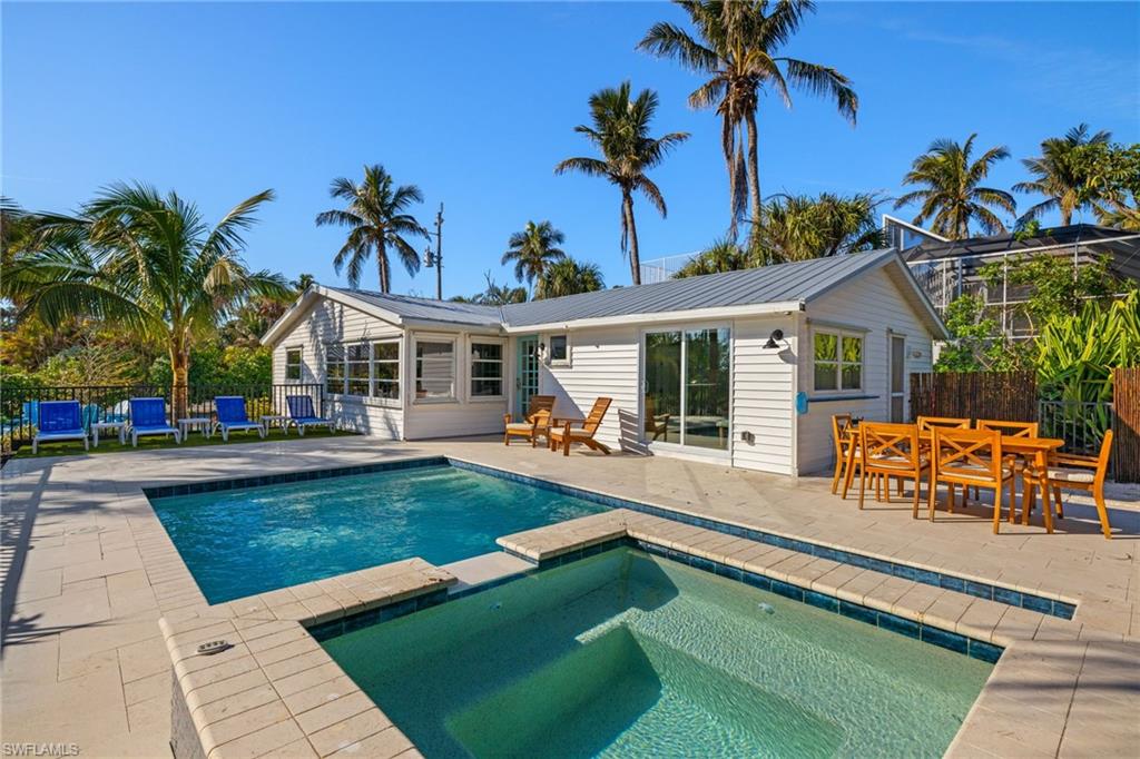 15200 Captiva Dr Property Photo 2