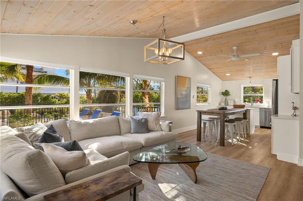 15200 Captiva Dr Property Photo 6