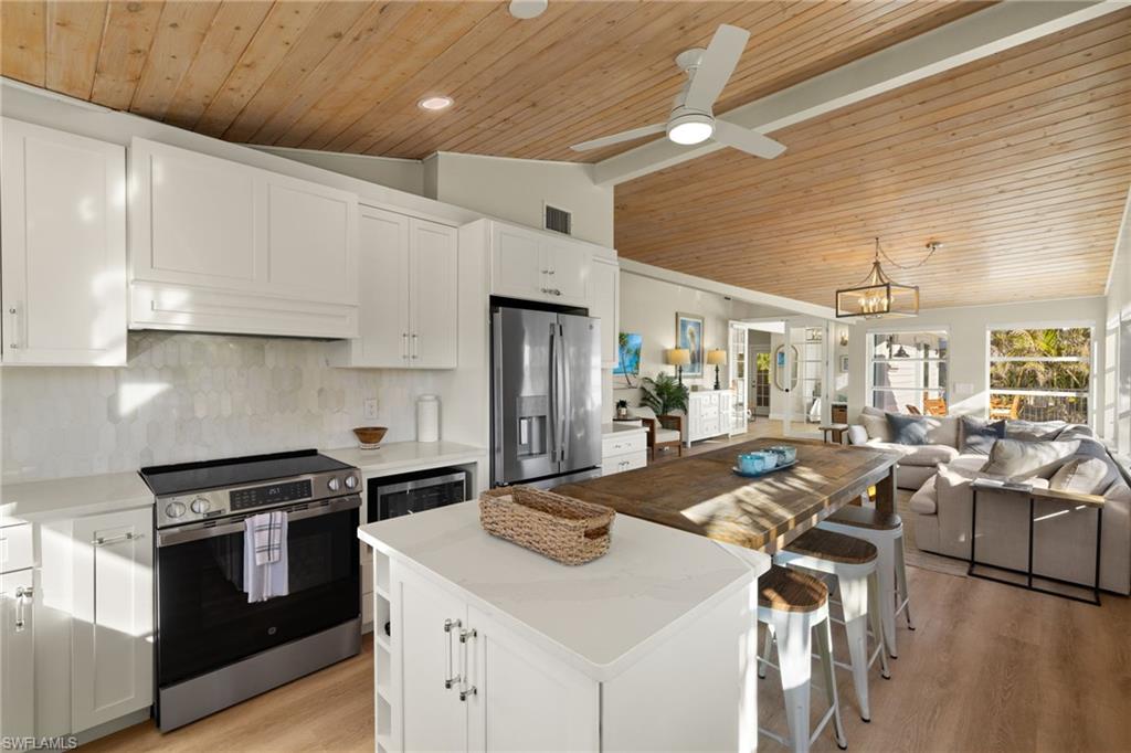 15200 Captiva Dr Property Photo 11