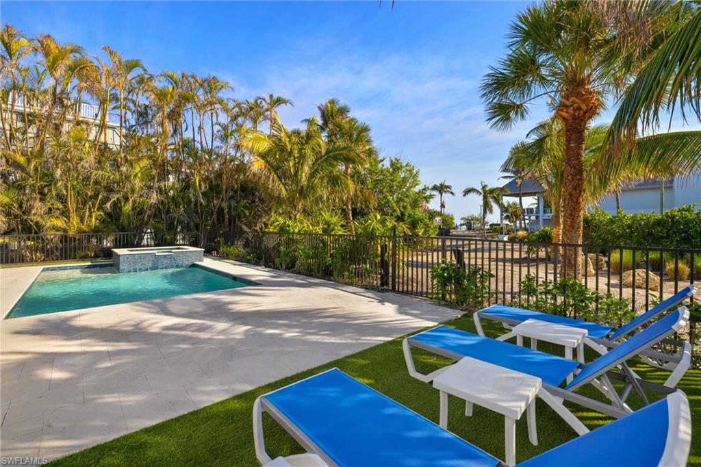 15200 Captiva Dr Property Photo 28