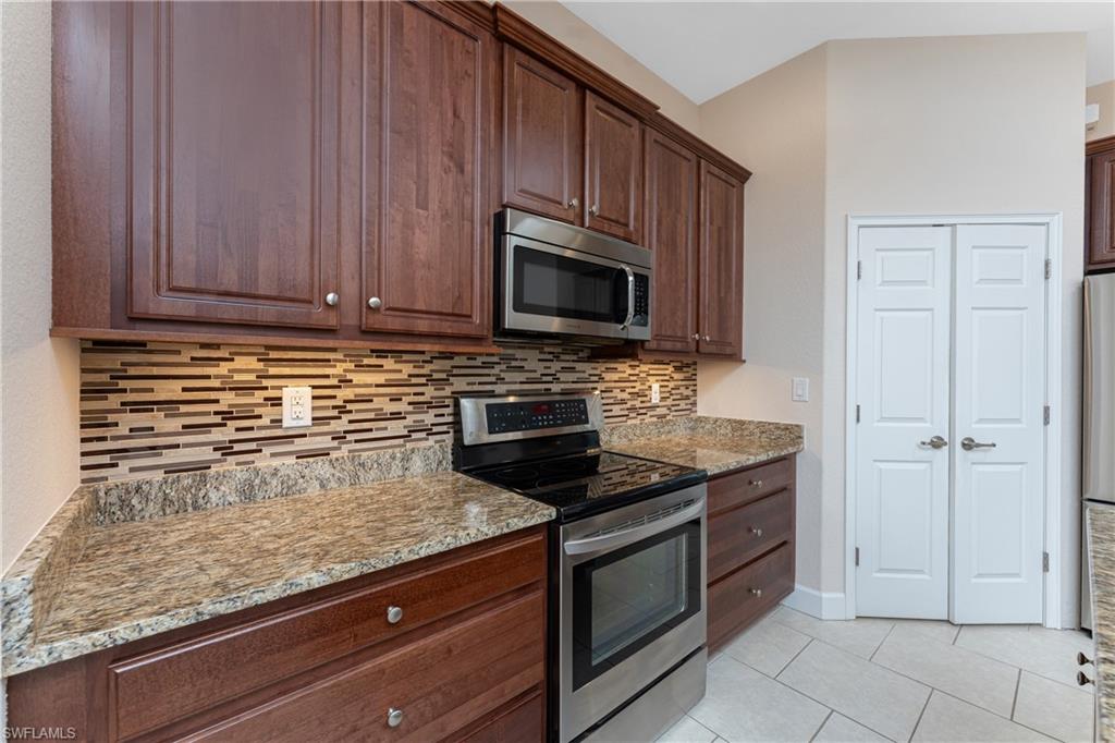 1069 Harbour Cape Pl Property Photo 11