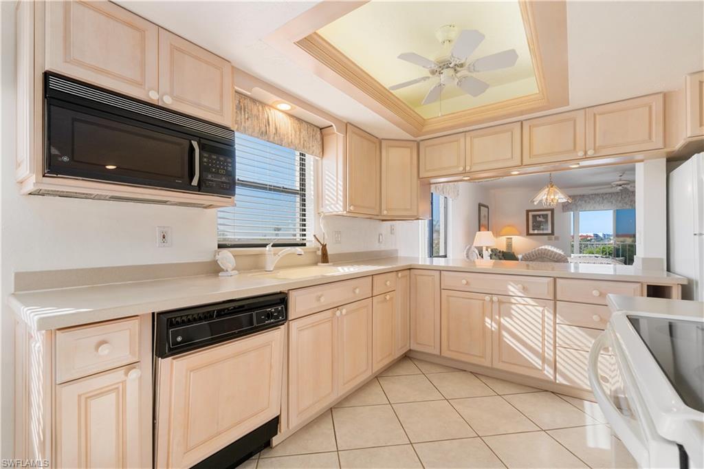 4371 Bay Beach Ln # 411 Property Photo 5