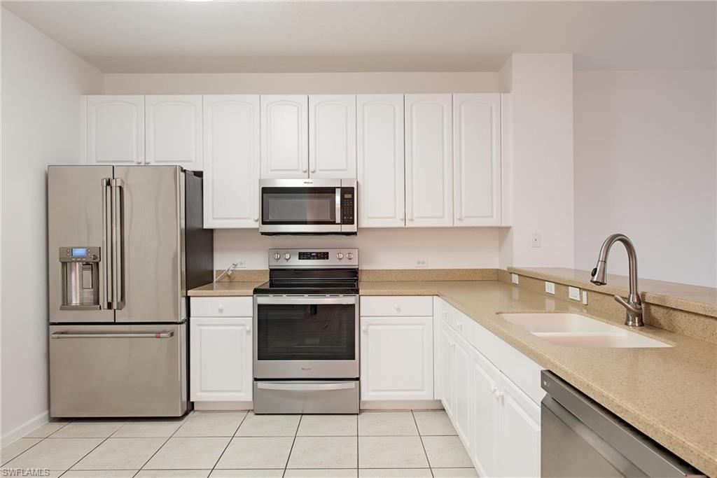 10025 Heather Ln 702 Property Photo 4