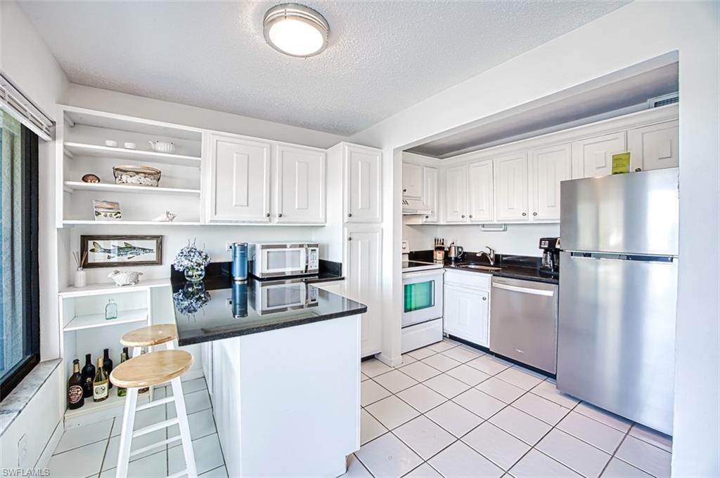 1250 Tennisplace Ct # B31 Property Photo 9